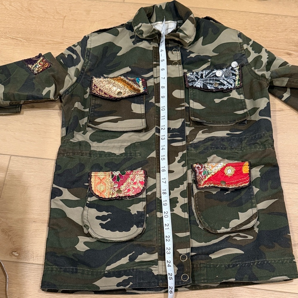 Camouflage Jacket with Colorful Patchwork - image 10